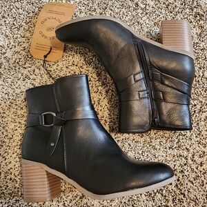 Frye & Co Women's Italia Bootie NWOB